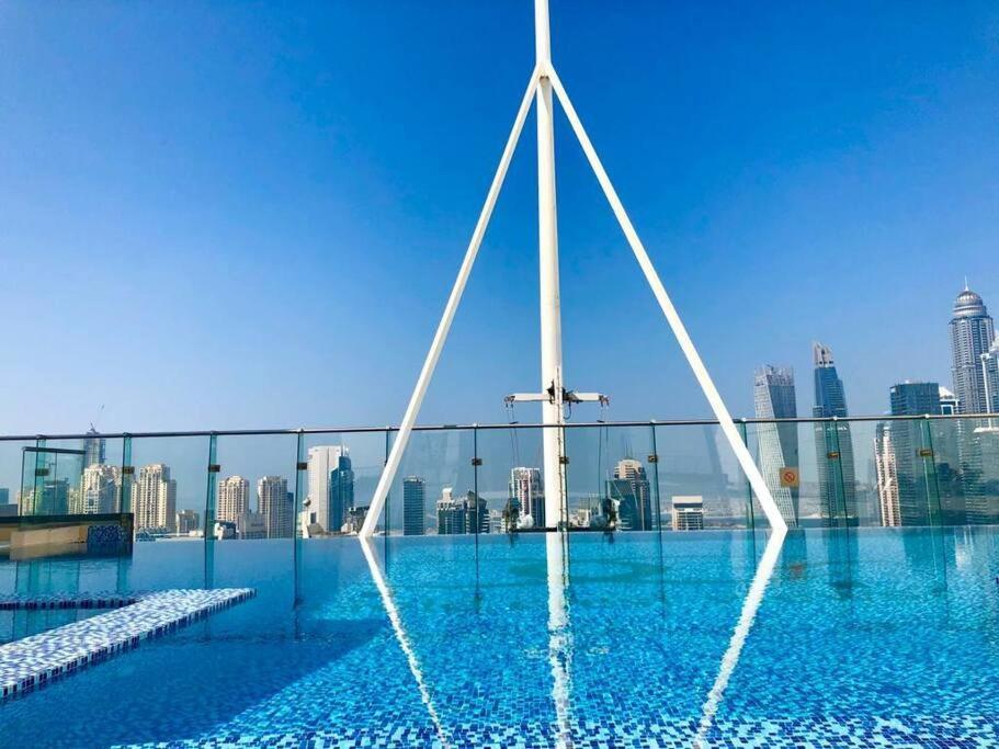 Luxury Modern Studio In Jlt With Amazing View & Rooftop Pool - Sleeps 3 Dubai Exterior foto